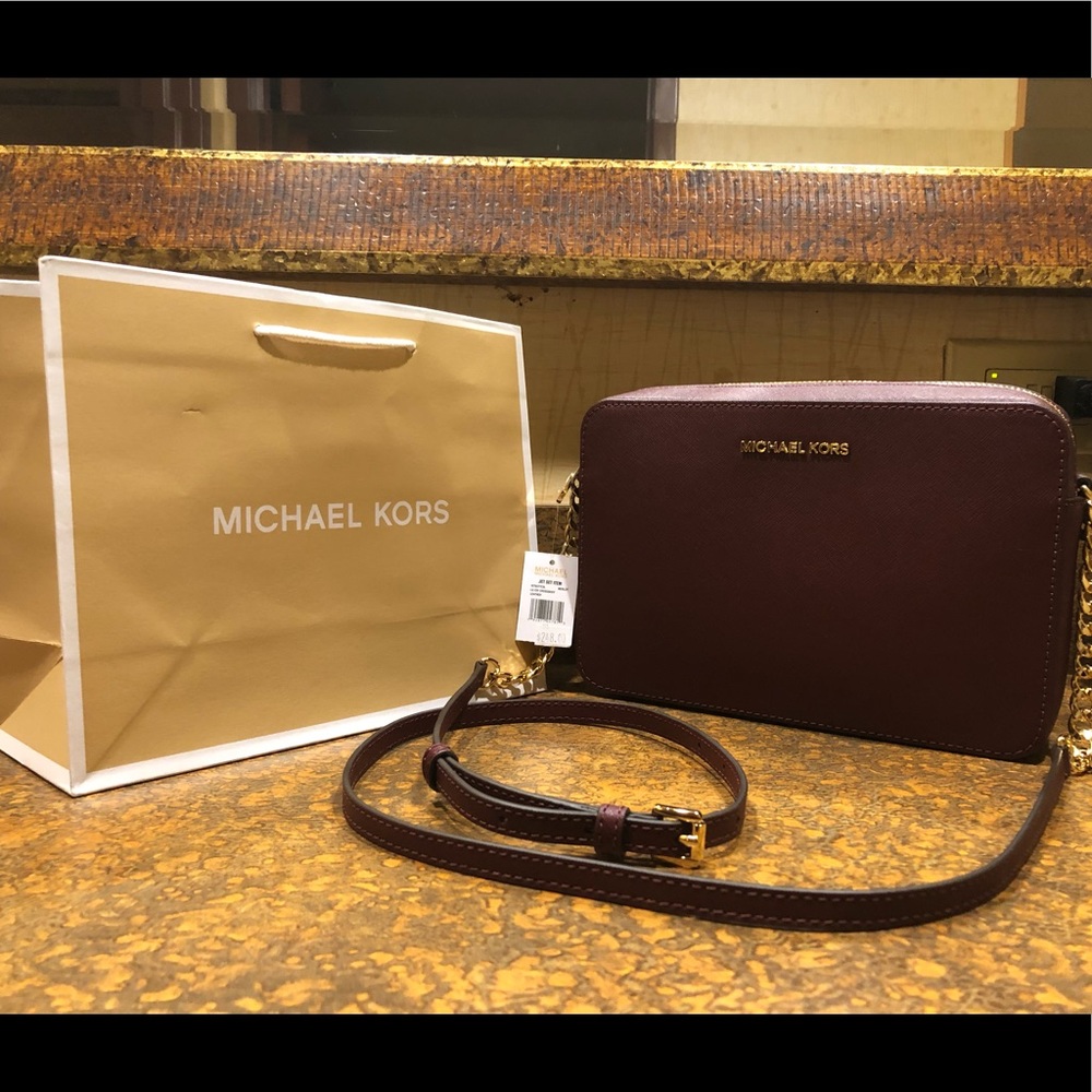 Michael Kors Jet Set Travel Crossbody